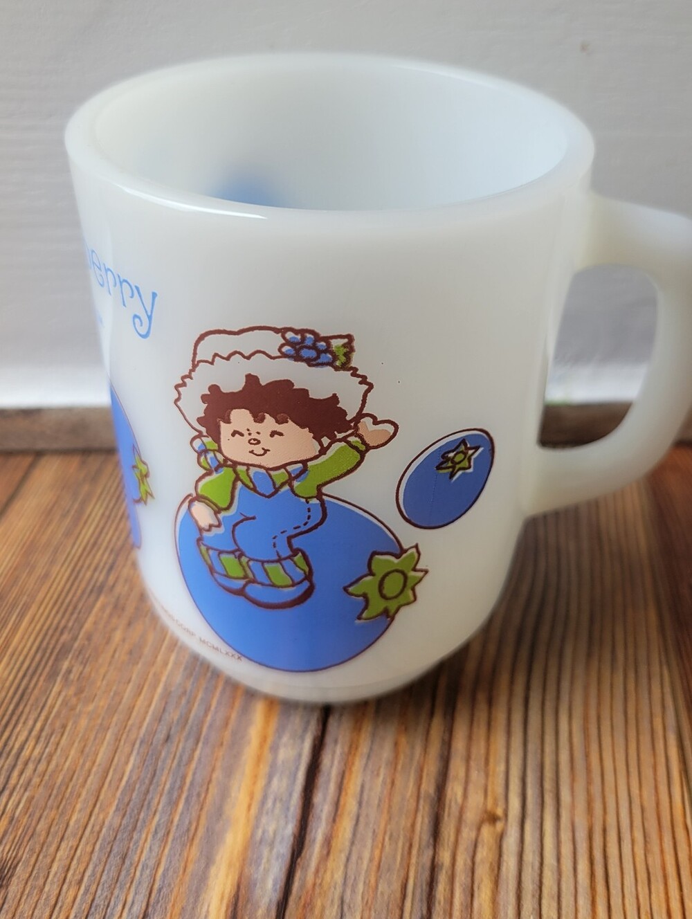 Vintage 1980s Anchor Hocking Huckleberry Pie Milk Glass Coffee Mug - Picture 3 of 7